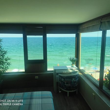 Hemingway Rooms In Happy Beach Varna Esterno foto