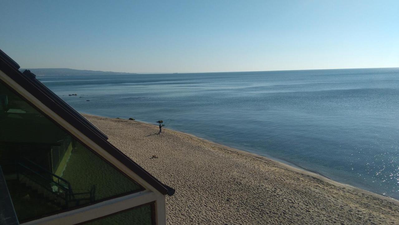 Hemingway Rooms In Happy Beach Varna Esterno foto