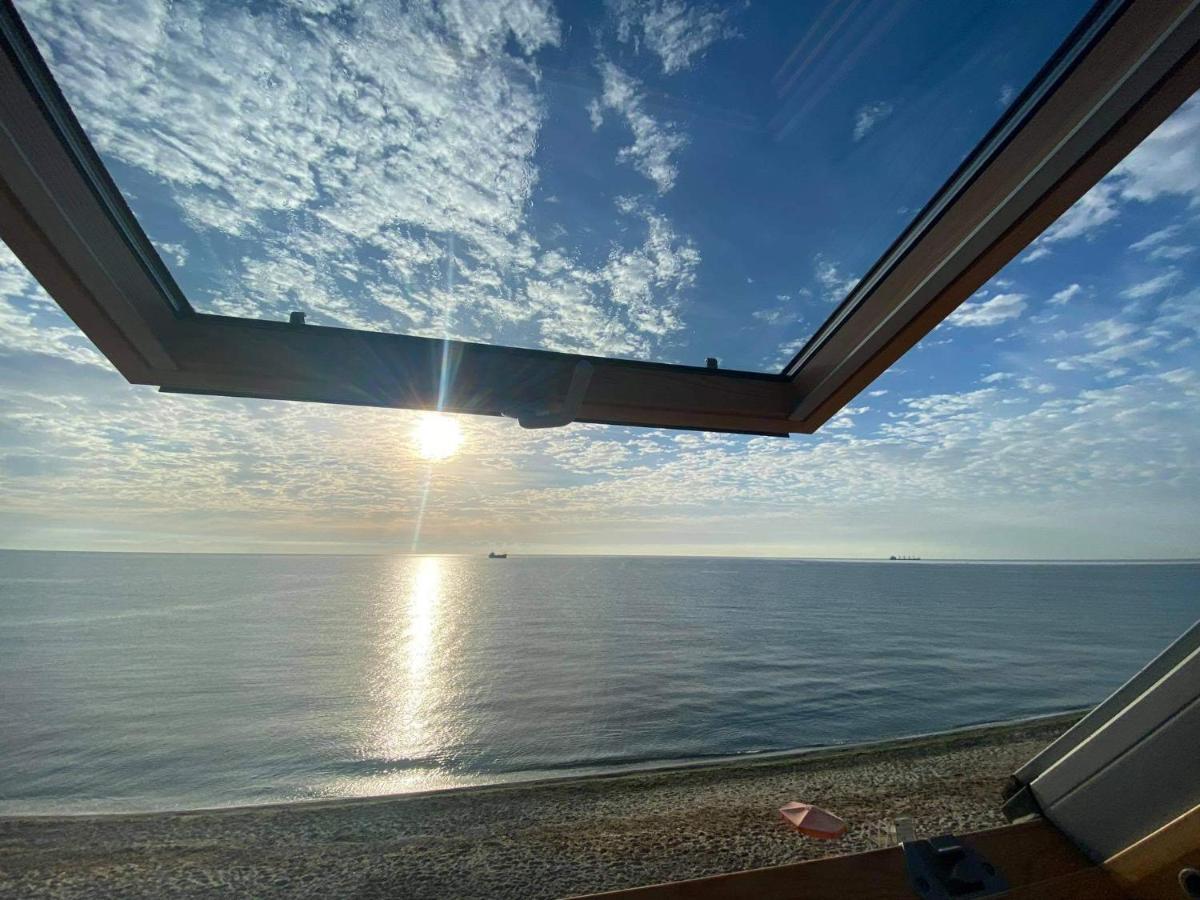 Hemingway Rooms In Happy Beach Varna Esterno foto