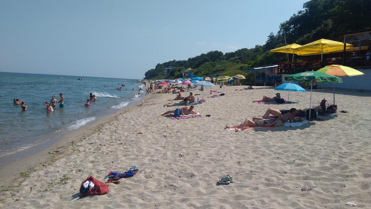 Hemingway Rooms In Happy Beach Varna Esterno foto