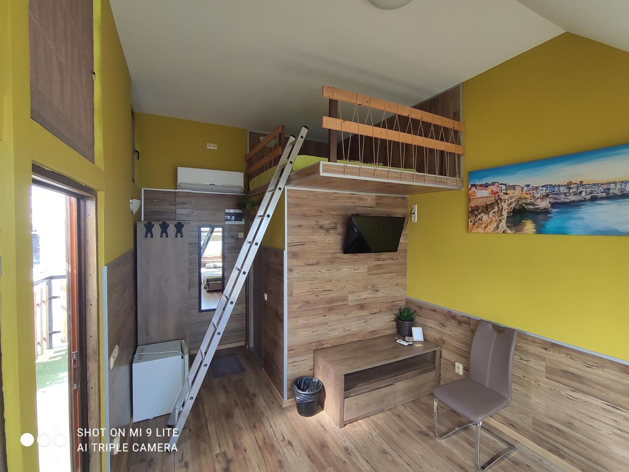 Hemingway Rooms In Happy Beach Varna Esterno foto