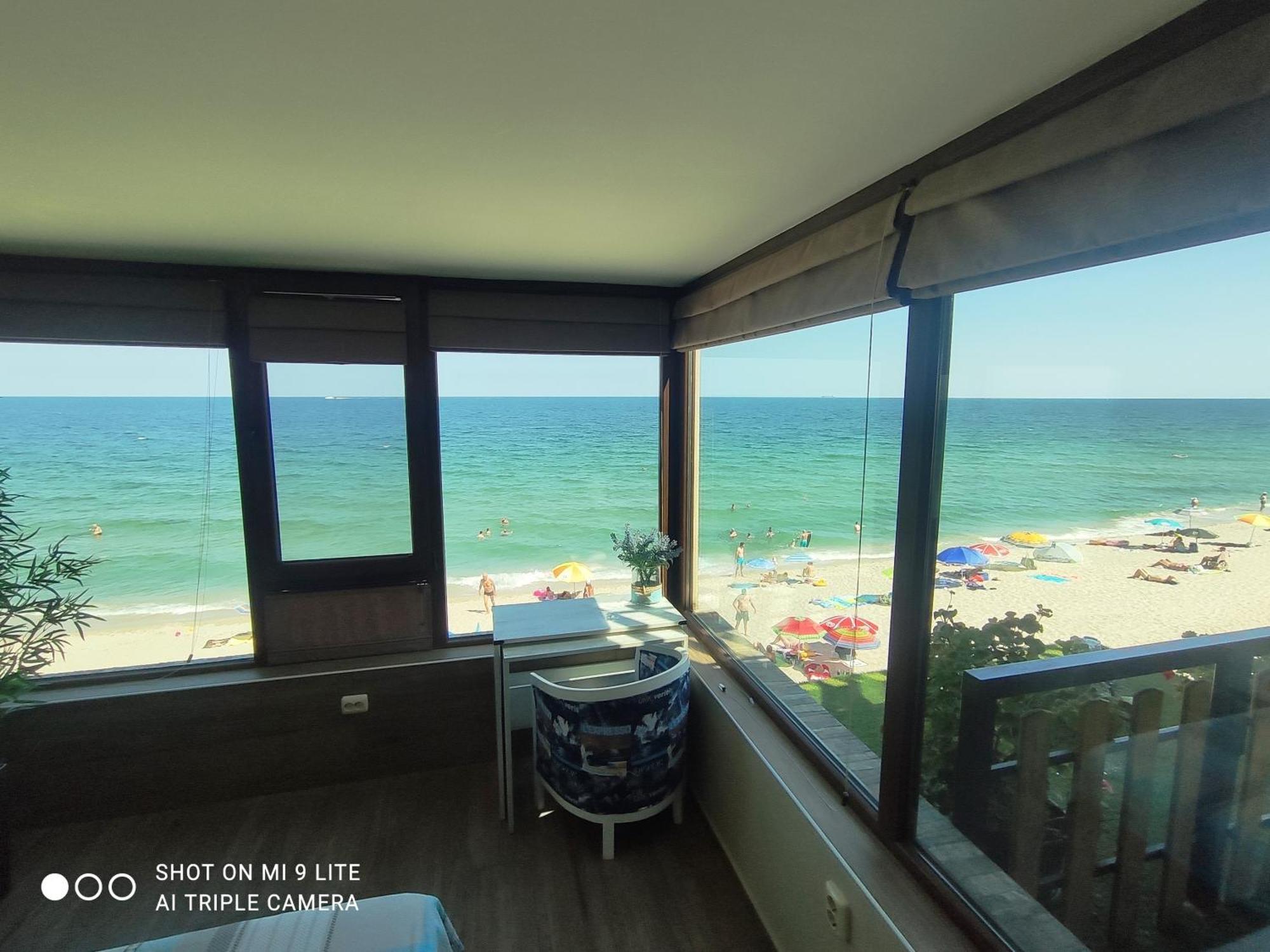 Hemingway Rooms In Happy Beach Varna Esterno foto