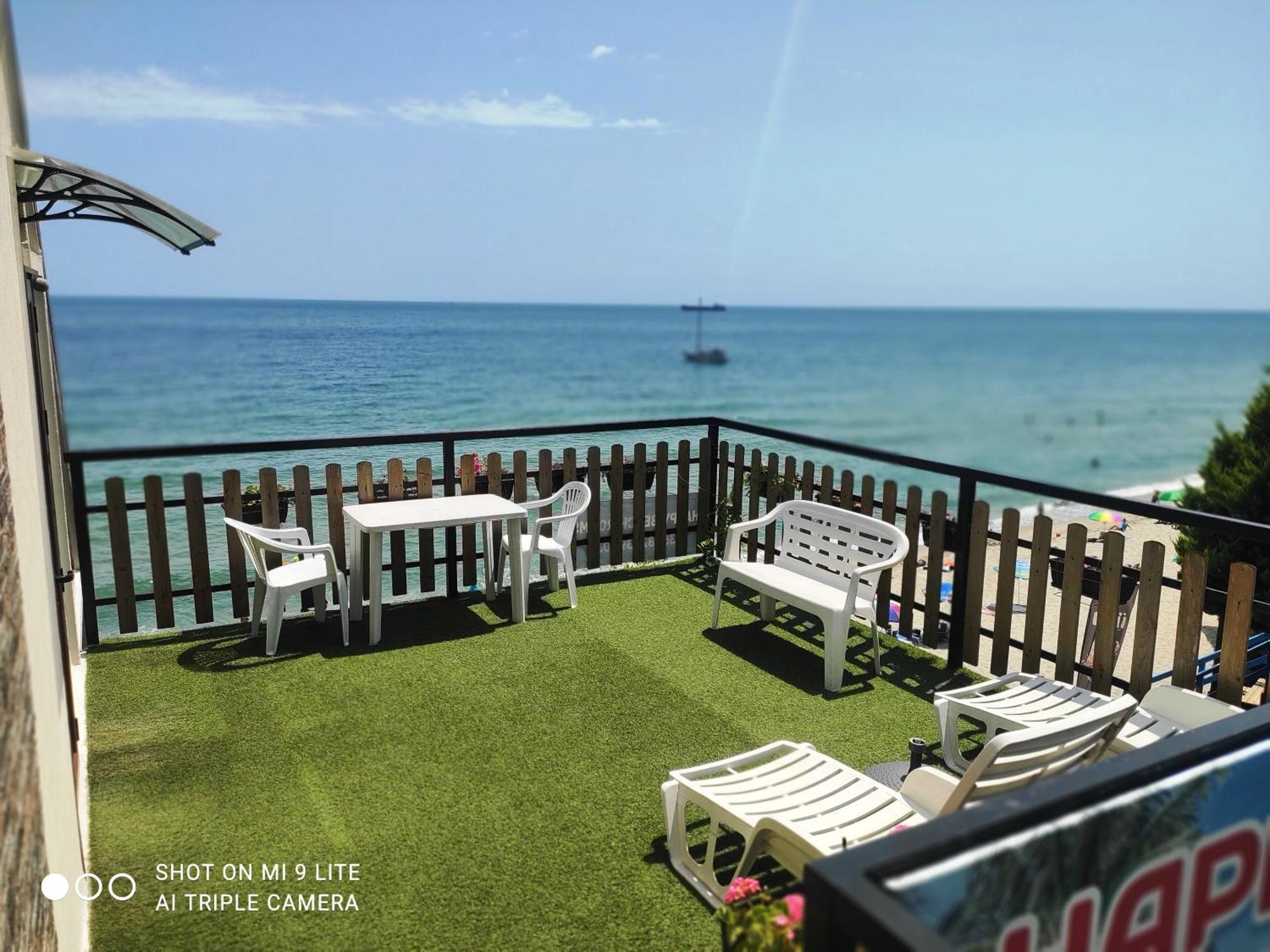 Hemingway Rooms In Happy Beach Varna Esterno foto