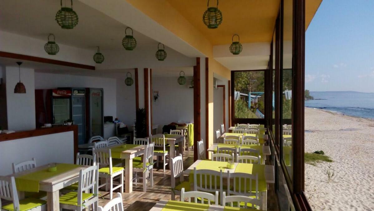 Hemingway Rooms In Happy Beach Varna Esterno foto