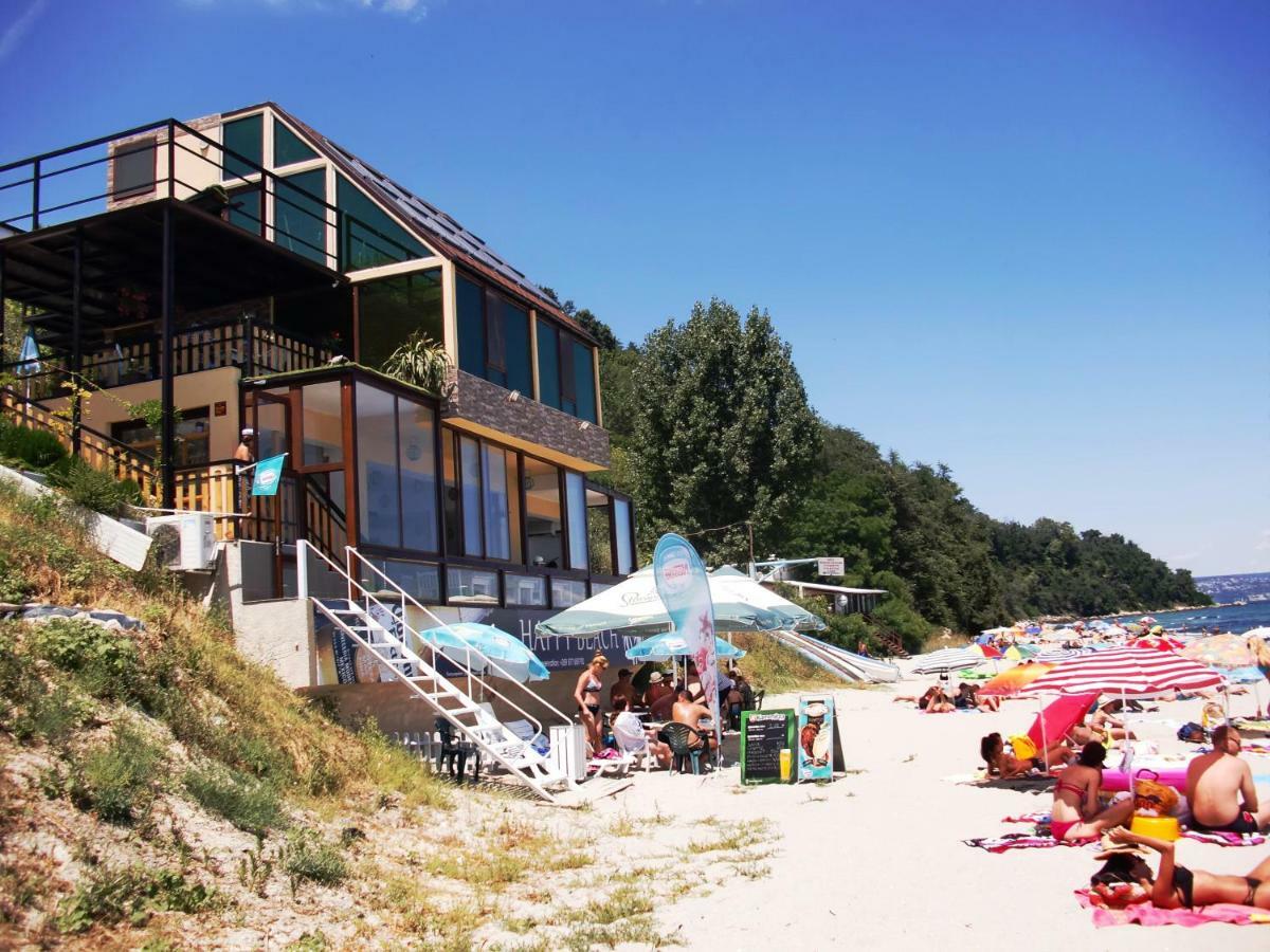 Hemingway Rooms In Happy Beach Varna Esterno foto