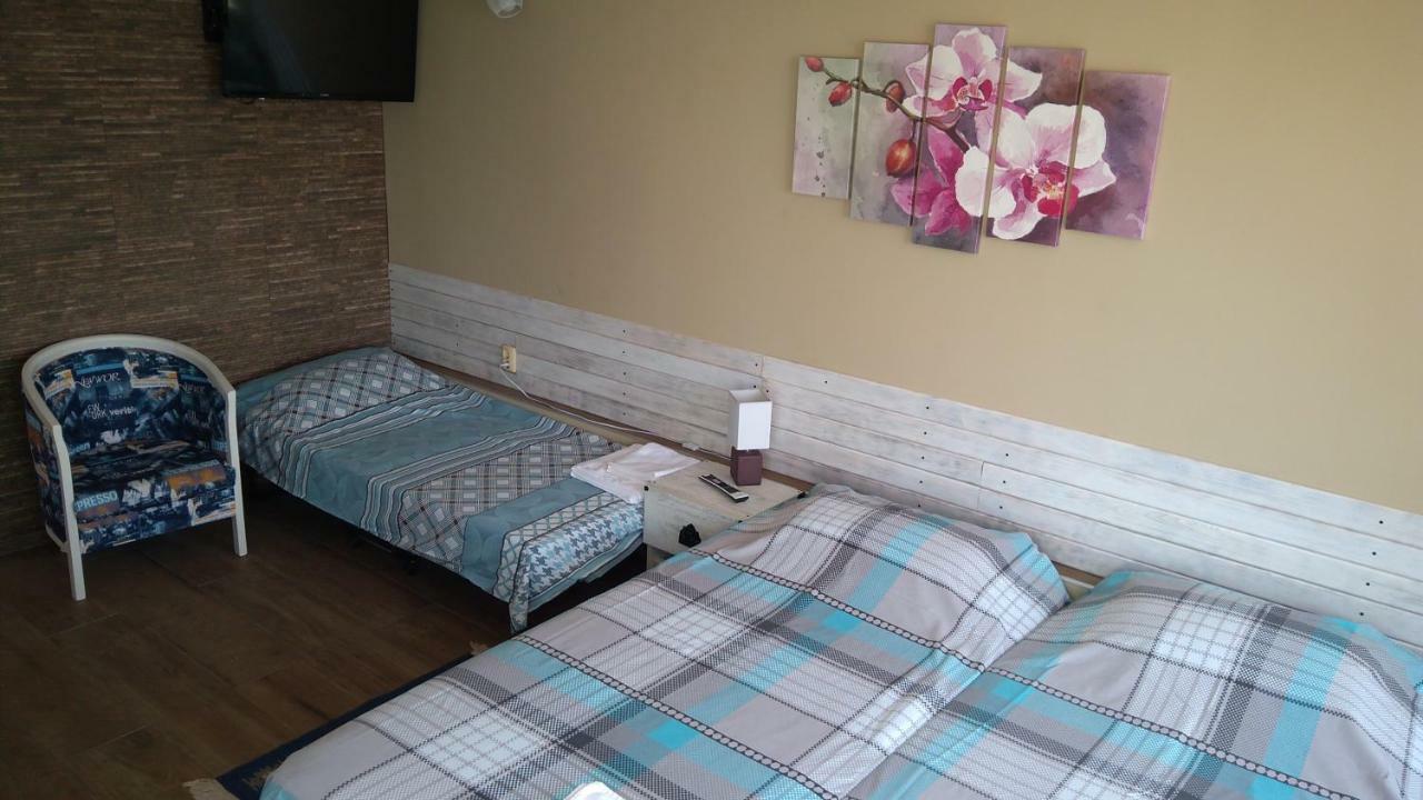 Hemingway Rooms In Happy Beach Varna Esterno foto